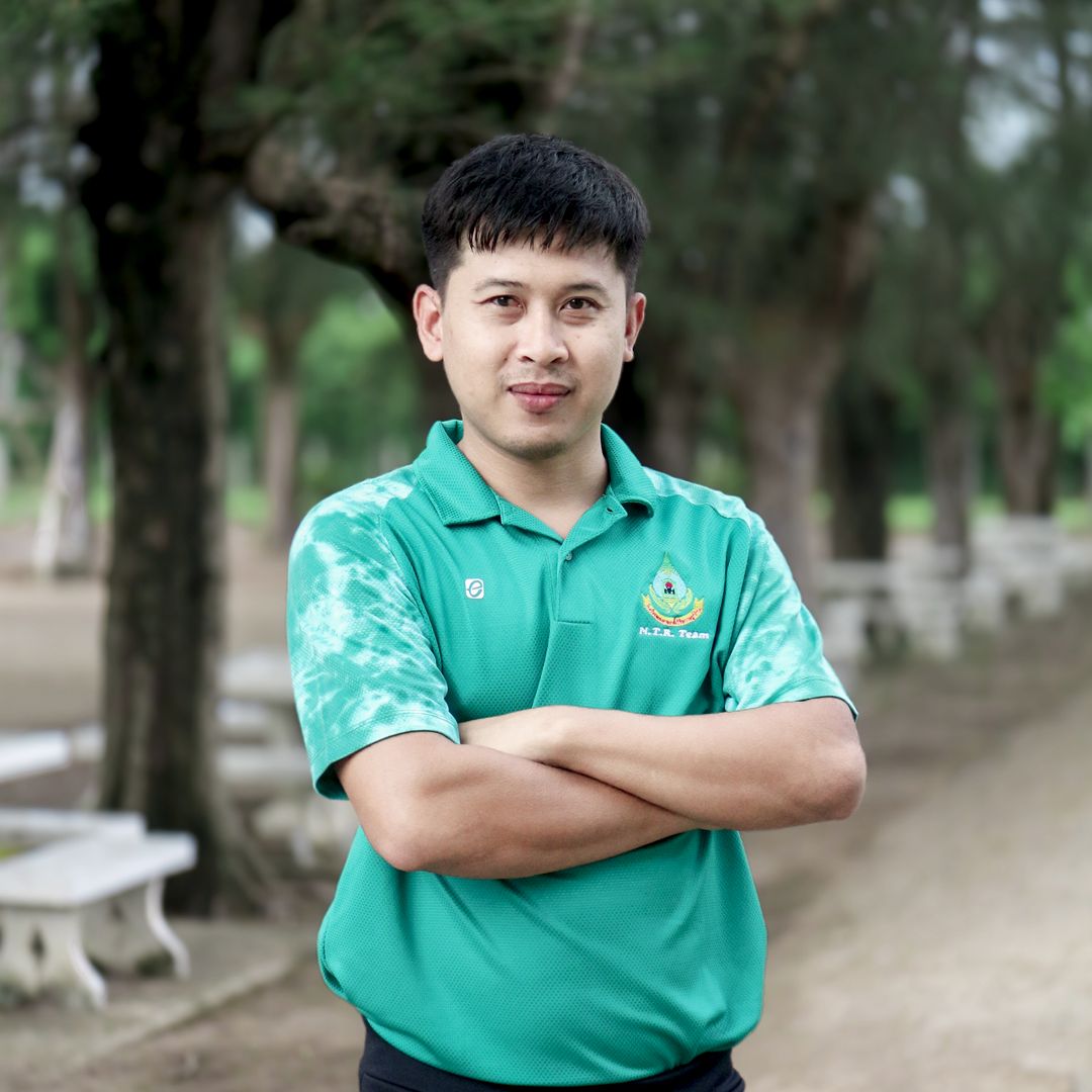 นายนราวุฒิ