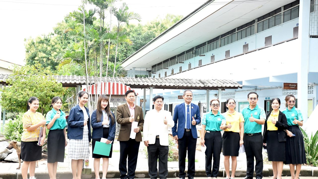 คณะกรรมการประเมินห้องน้ำ ห้องส้วมของสถานศึกษาในสังกัด สุขาดีมีวามสุข (Happy Toilet)